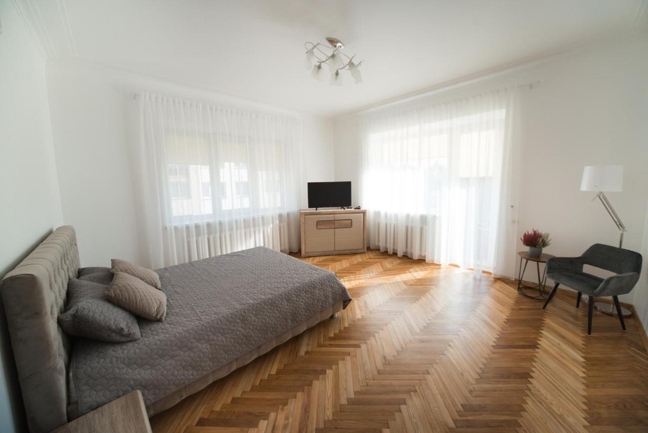 Petro delux apartments center Kaunas Esterno foto